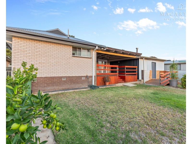 4 Cobb Street, Tolland NSW 2650
