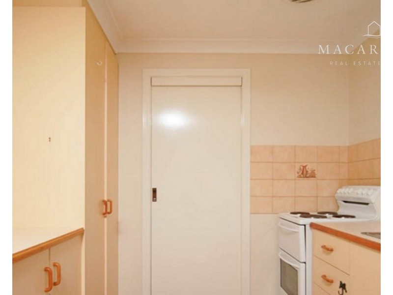 8/95 Balleroo Crescent, Glenfield Park NSW 2650