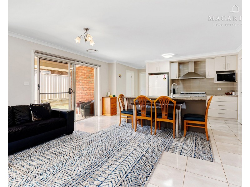 5 Barmedman Avenue, Gobbagombalin NSW 2650