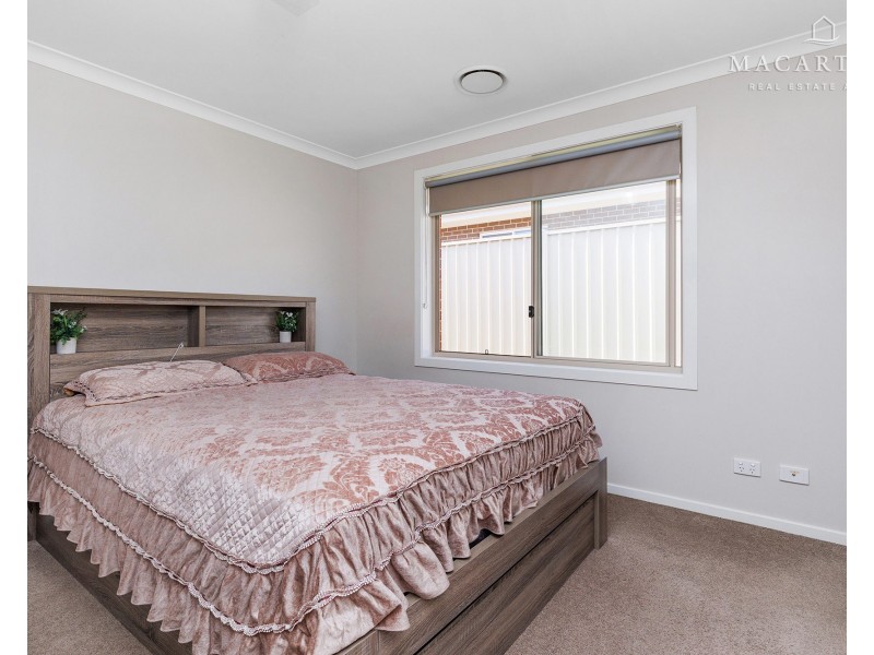 5 Barmedman Avenue, Gobbagombalin NSW 2650