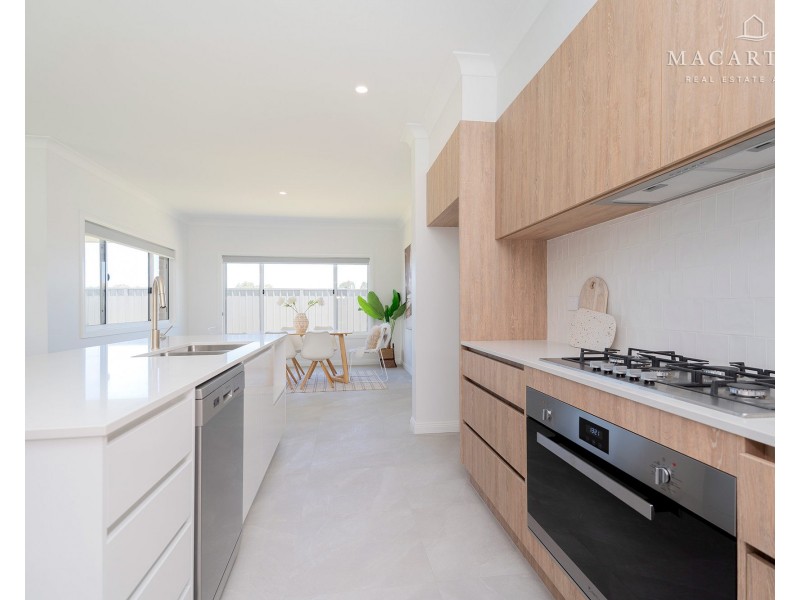 19 Lacebark Drive, Forest Hill NSW 2651