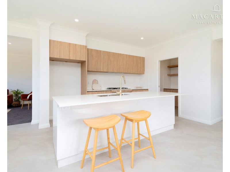 19 Lacebark Drive, Forest Hill NSW 2651