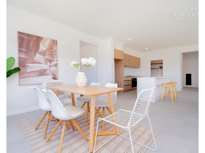 19 Lacebark Drive, Forest Hill NSW 2651