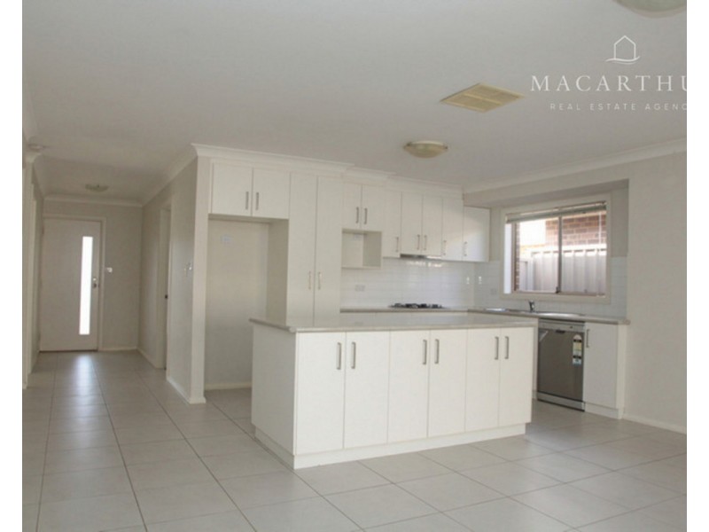 2/31 Barrima Drive, Glenfield Park NSW 2650