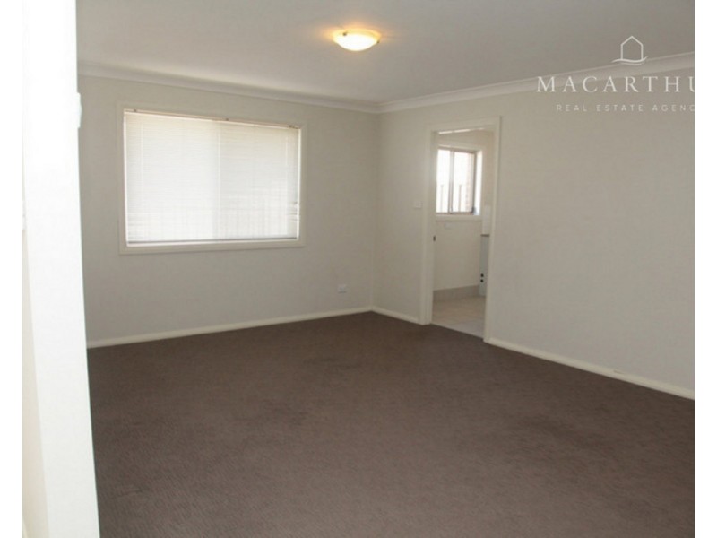 2/31 Barrima Drive, Glenfield Park NSW 2650