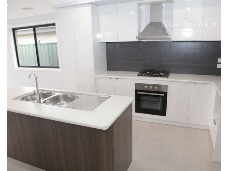 2/5 Wollemi Street, Forest Hill NSW 2651