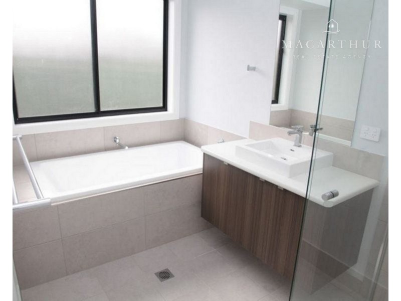 2/5 Wollemi Street, Forest Hill NSW 2651