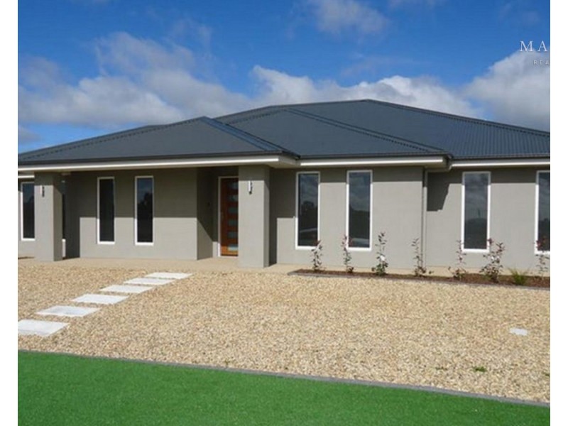 8 Goldstein Crescent, Lloyd NSW 2650