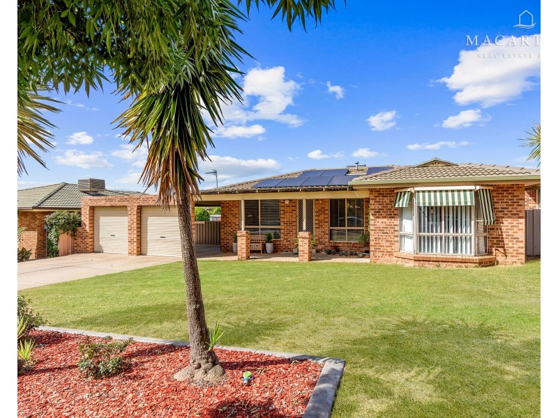 104 Dalman Parkway, Glenfield Park NSW 2650