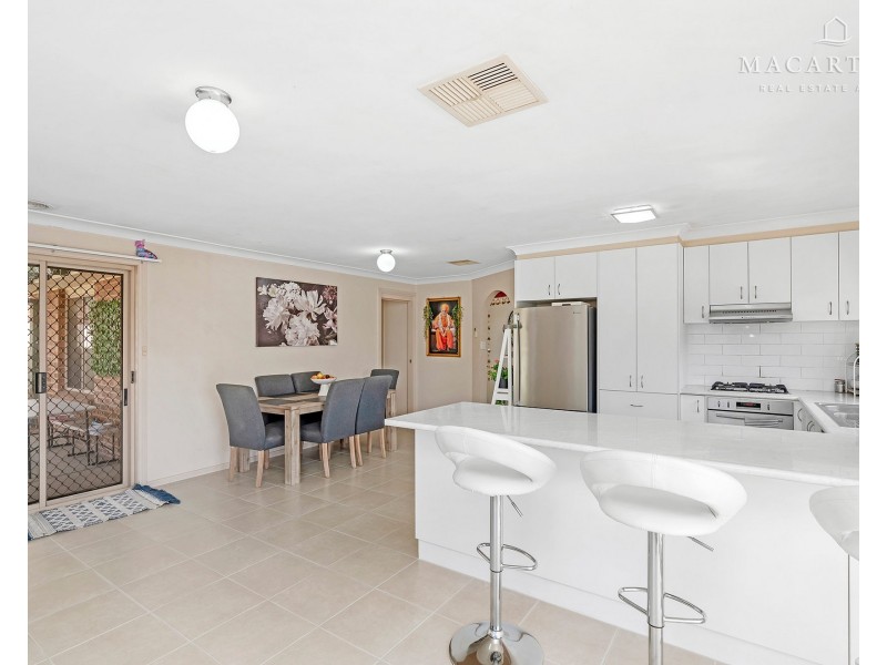 104 Dalman Parkway, Glenfield Park NSW 2650