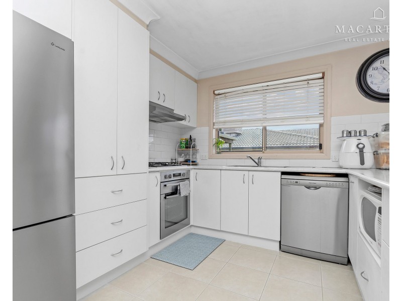 104 Dalman Parkway, Glenfield Park NSW 2650