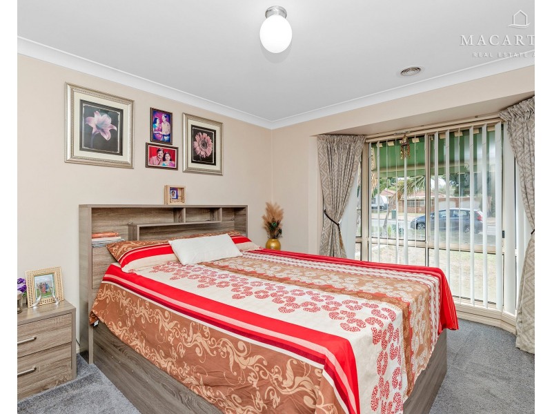 104 Dalman Parkway, Glenfield Park NSW 2650