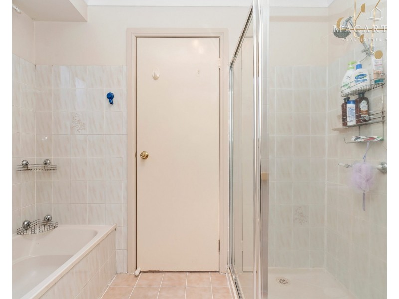 104 Dalman Parkway, Glenfield Park NSW 2650