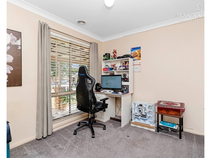 104 Dalman Parkway, Glenfield Park NSW 2650