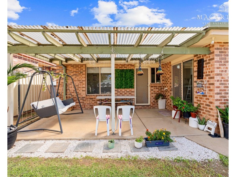 104 Dalman Parkway, Glenfield Park NSW 2650