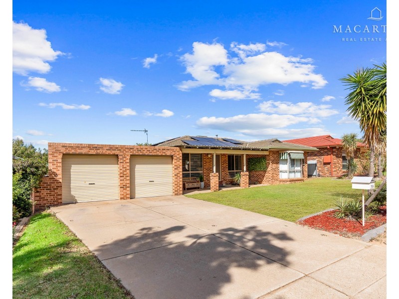 104 Dalman Parkway, Glenfield Park NSW 2650