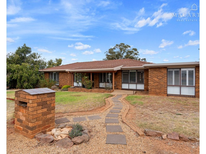 26-28 Bruce Street, Coolamon NSW 2701