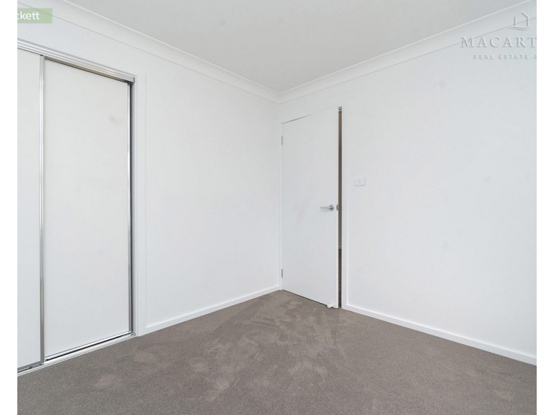 2/5 Lockett Place, Tolland NSW 2650