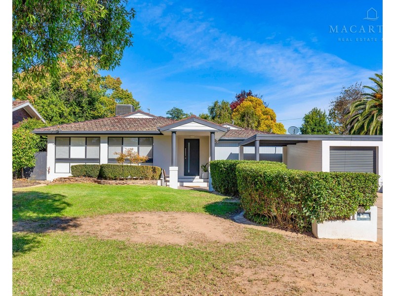 1 Orford Place, Lake Albert NSW 2650