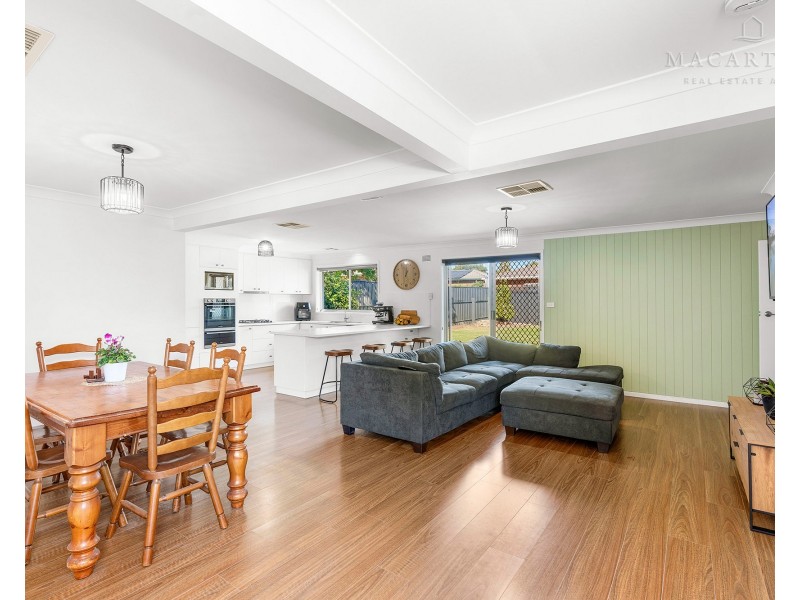 1 Orford Place, Lake Albert NSW 2650