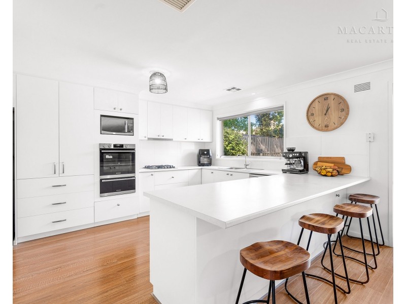 1 Orford Place, Lake Albert NSW 2650