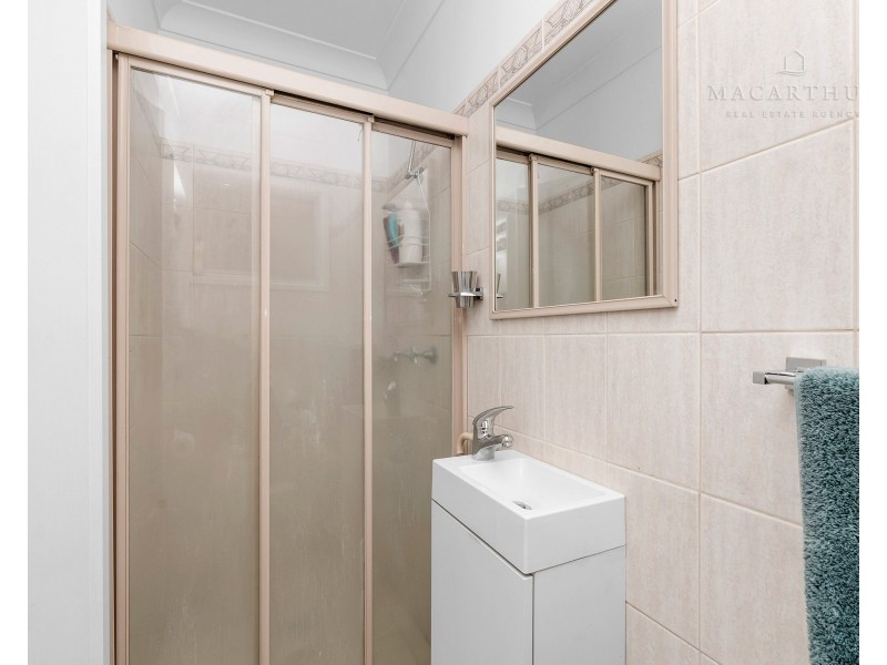 1 Orford Place, Lake Albert NSW 2650