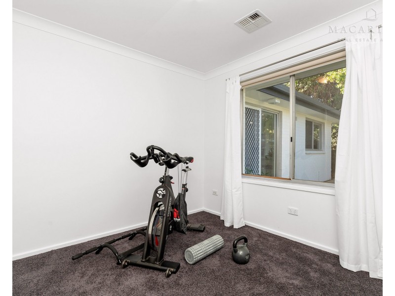 1 Orford Place, Lake Albert NSW 2650