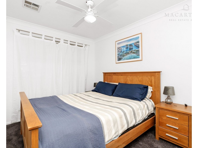 1 Orford Place, Lake Albert NSW 2650