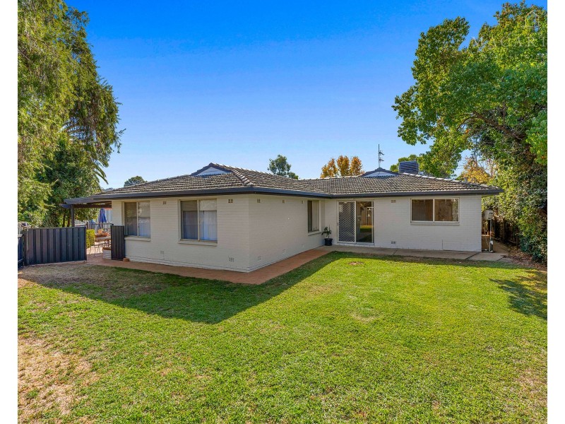 1 Orford Place, Lake Albert NSW 2650
