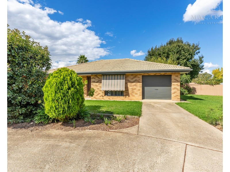 2/3 Leena Place, Wagga Wagga NSW 2650
