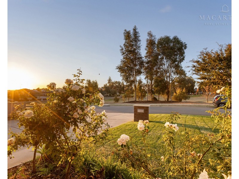 25 Barmedman Avenue, Gobbagombalin NSW 2650