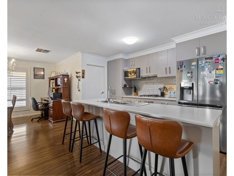 25 Barmedman Avenue, Gobbagombalin NSW 2650