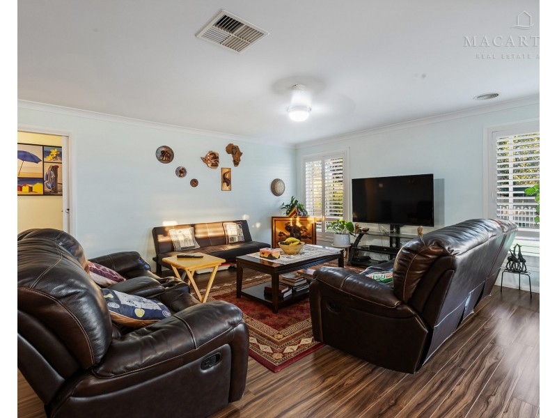 25 Barmedman Avenue, Gobbagombalin NSW 2650