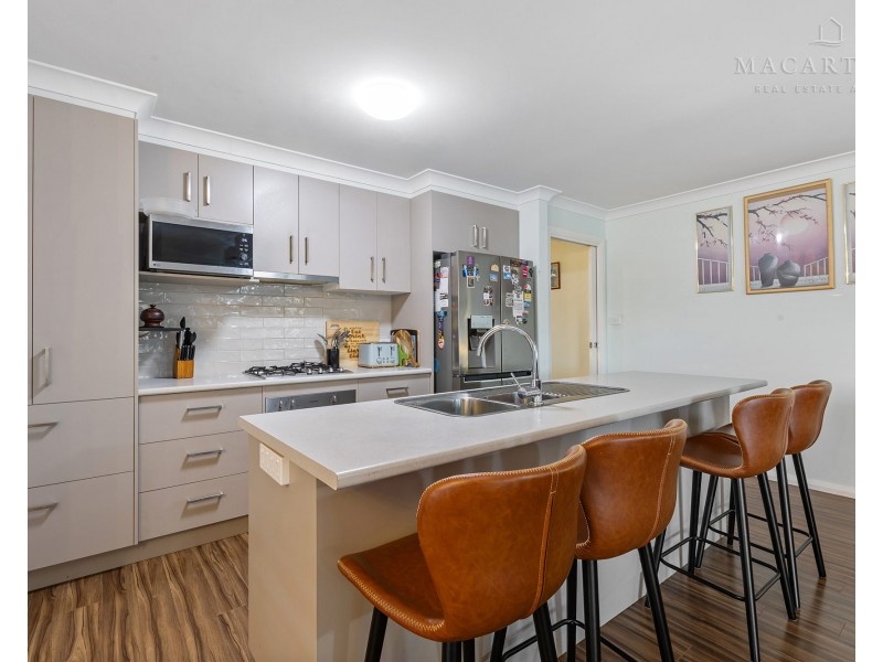 25 Barmedman Avenue, Gobbagombalin NSW 2650