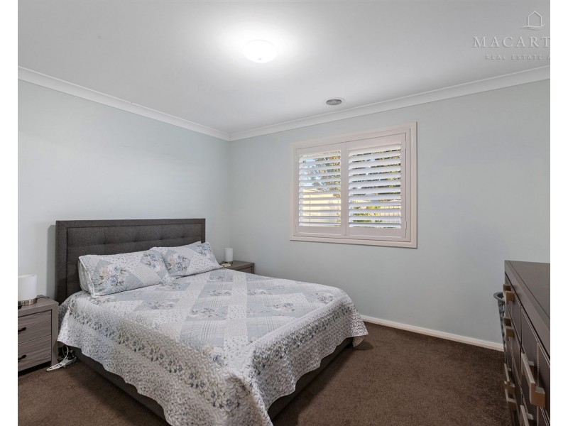 25 Barmedman Avenue, Gobbagombalin NSW 2650