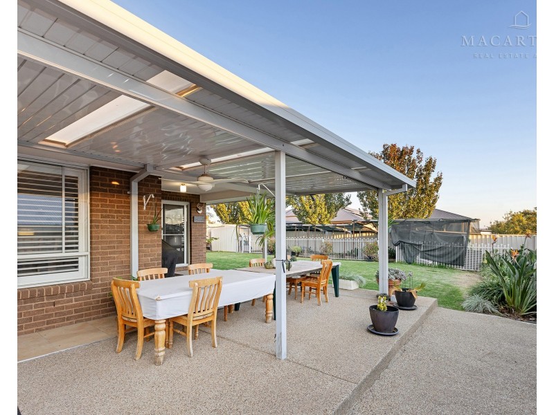25 Barmedman Avenue, Gobbagombalin NSW 2650