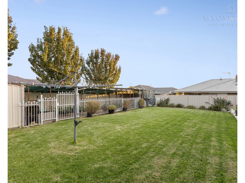 25 Barmedman Avenue, Gobbagombalin NSW 2650