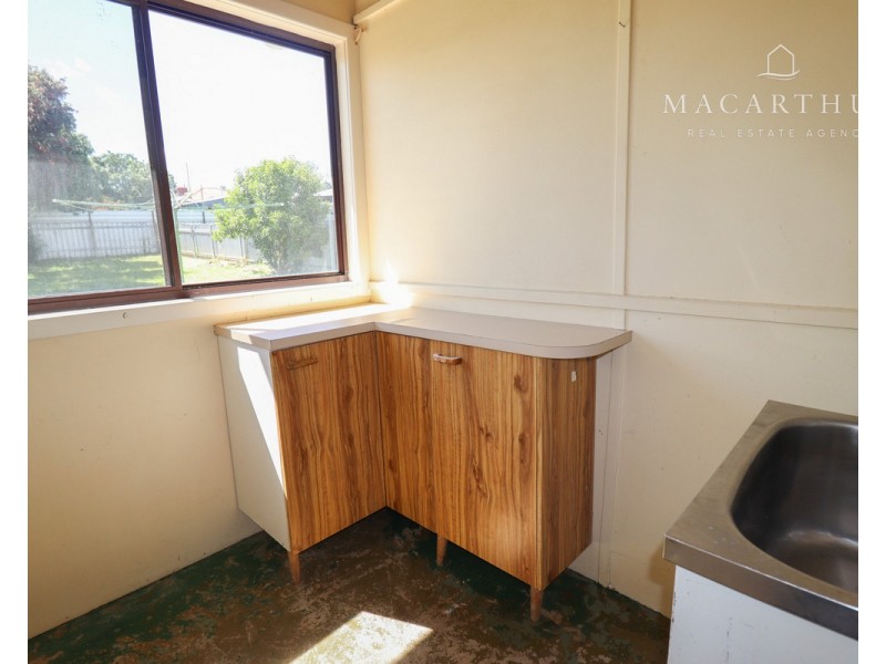 15 Mount Austin Avenue, Mount Austin NSW 2650