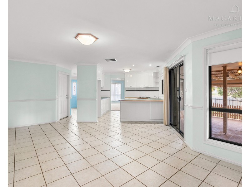 1 Hargrave Avenue, Lloyd NSW 2650