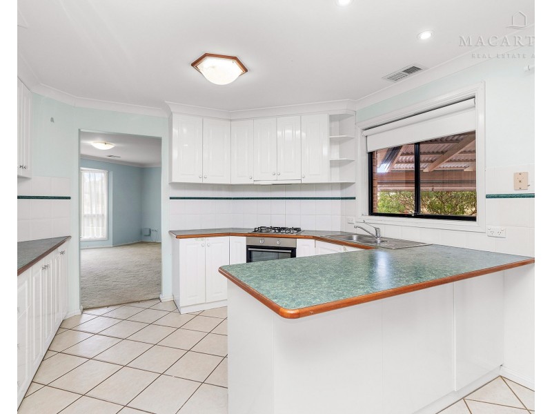 1 Hargrave Avenue, Lloyd NSW 2650