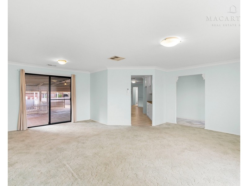 1 Hargrave Avenue, Lloyd NSW 2650