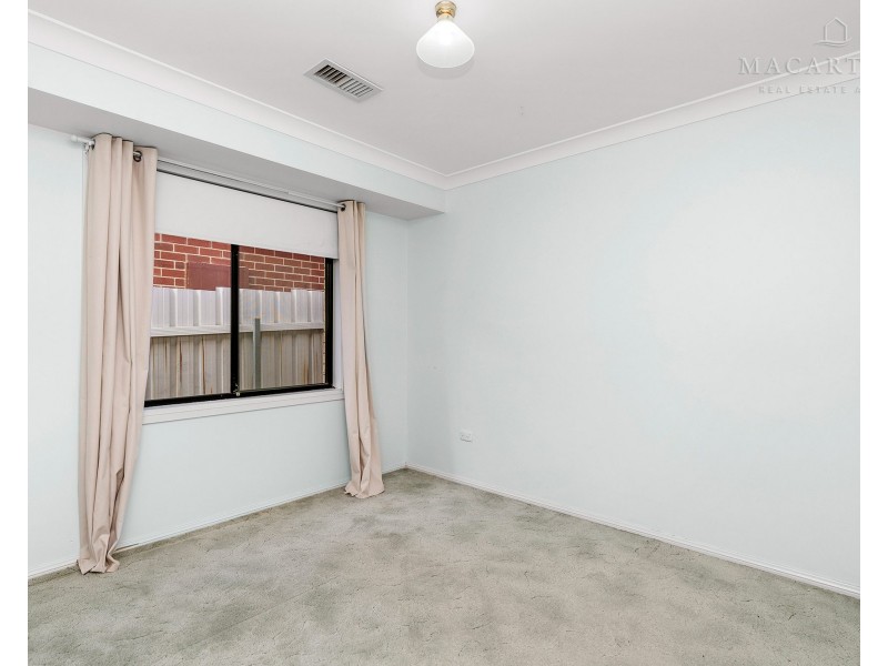 1 Hargrave Avenue, Lloyd NSW 2650