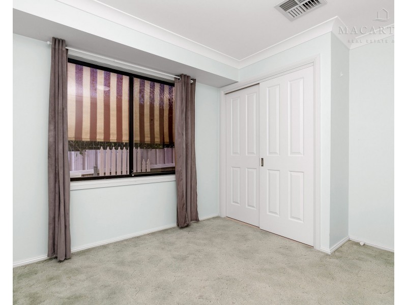 1 Hargrave Avenue, Lloyd NSW 2650
