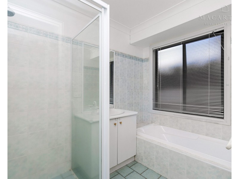 1 Hargrave Avenue, Lloyd NSW 2650