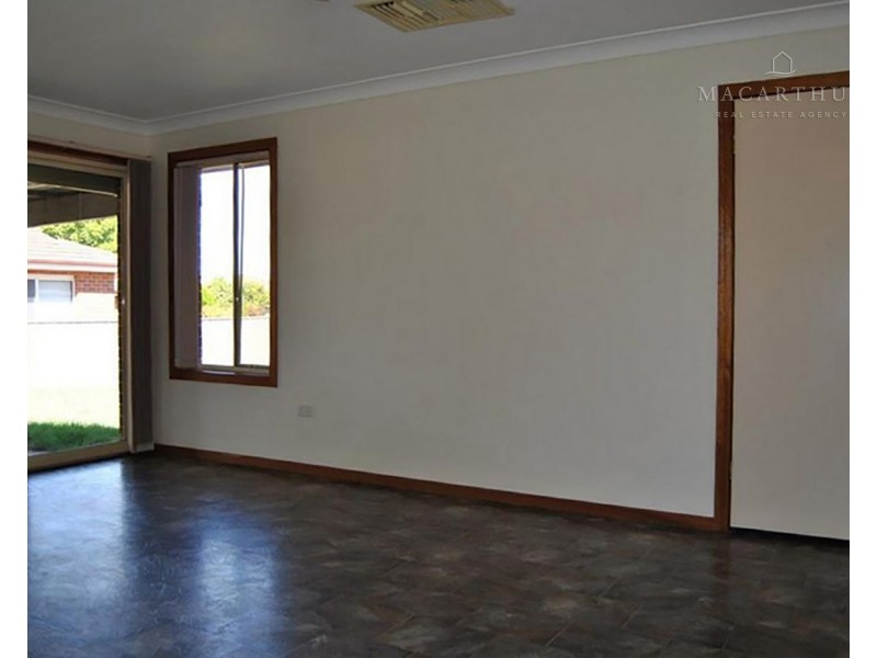 15 Canola Place, Estella NSW 2650