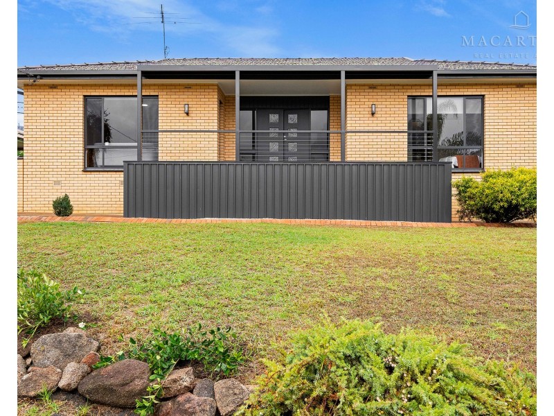 14 Banks Avenue, Kooringal NSW 2650