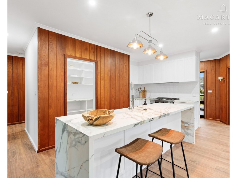 14 Banks Avenue, Kooringal NSW 2650