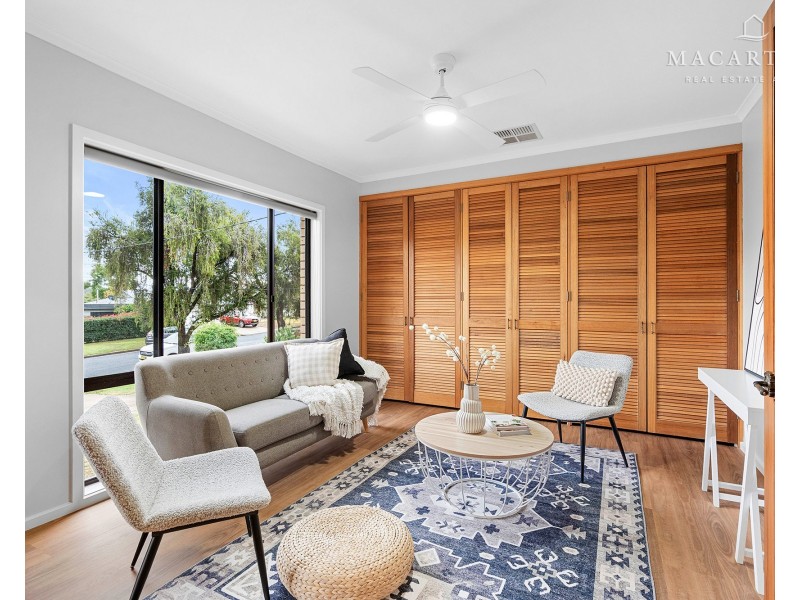 14 Banks Avenue, Kooringal NSW 2650