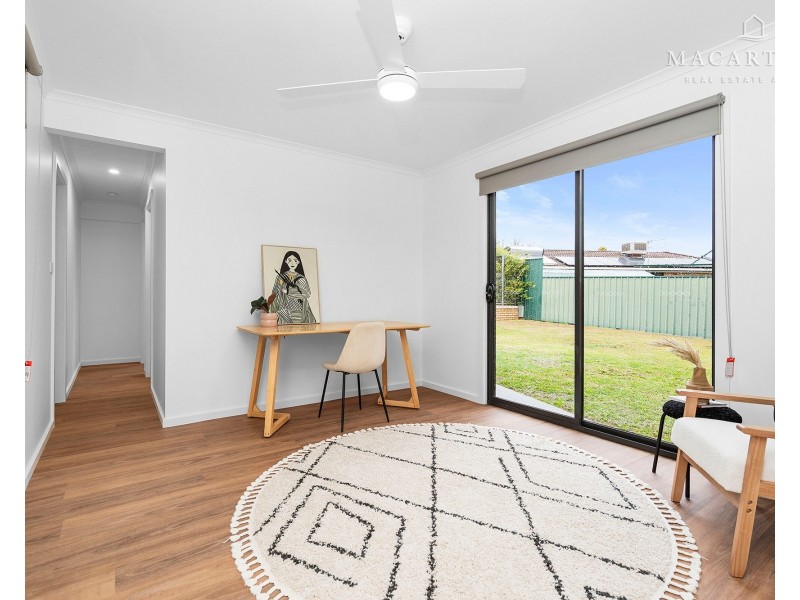 14 Banks Avenue, Kooringal NSW 2650