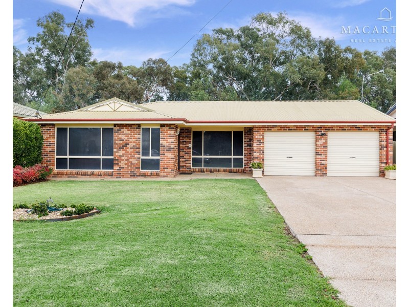 8 Bocquet Street, Lake Albert NSW 2650